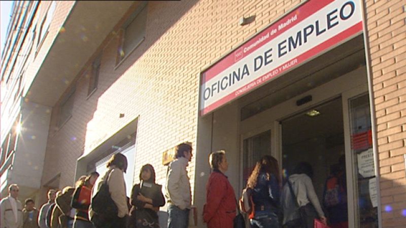 El paro registrado baja en 79.701 personas en mayo y se sitúa en 4.189.659 desempleados