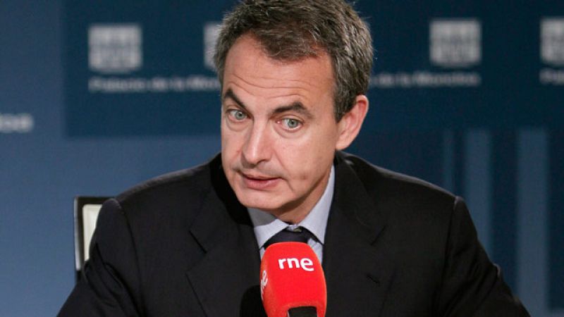 Zapatero considera "positivo, sin duda" el dato del paro y espera que se consolide
