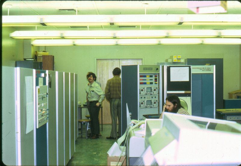 La restauración colaborativa de la sala que fue en su día la 'cuna' de internet