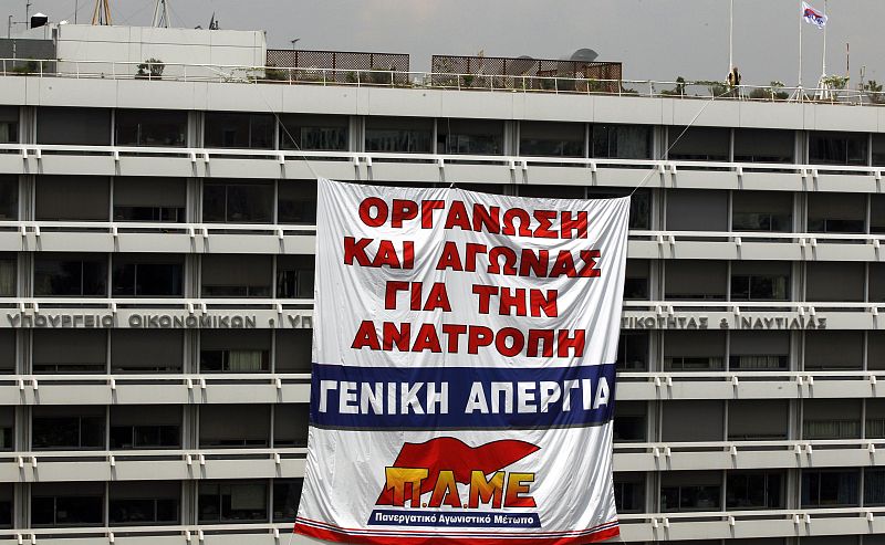 Trabajadores griegos ocupan el Ministerio de Finanzas en protesta contra las privatizaciones