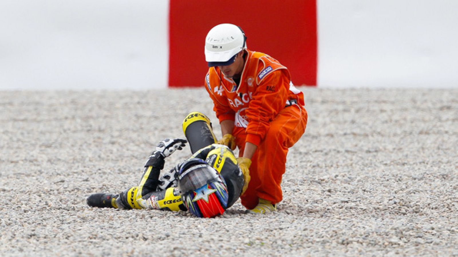 Edwards se rompe la clavícula | Ver