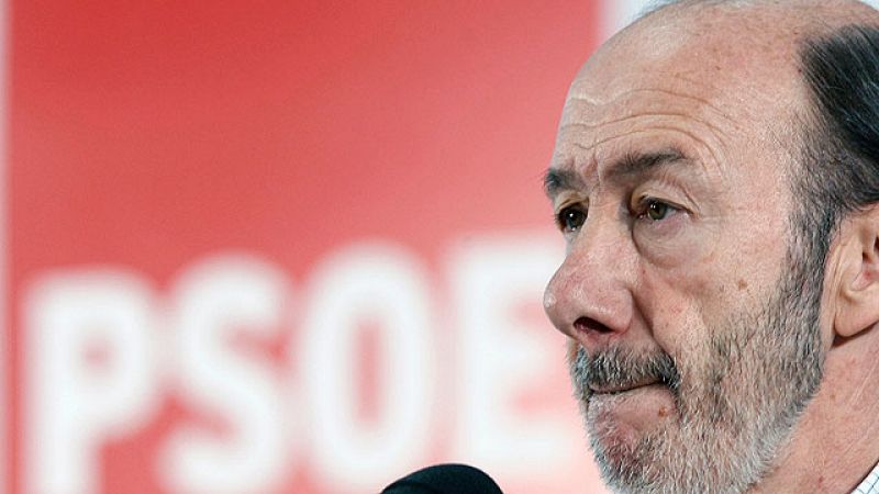 Rubalcaba acusa a Rajoy de querer "podar" el Estado del Bienestar