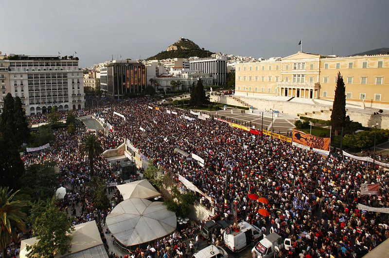 Grecia afronta una semana de nuevas protestas y presiones al Gobierno por el recorte
