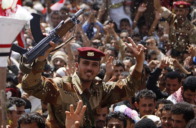 EE.UU. pide al Gobierno de Yemen que empiece la transición democrática tras la marcha de Saleh