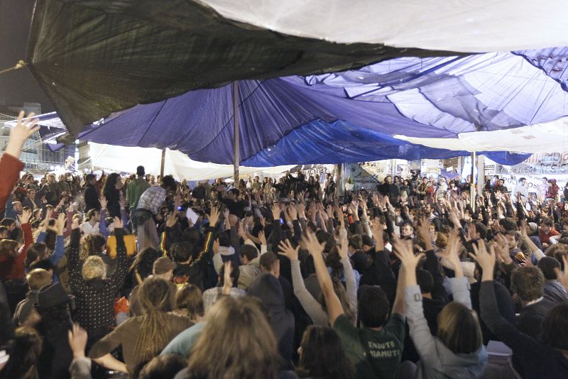 Los 'indignados' de Madrid levantarán el campamento de la Puerta del Sol el domingo