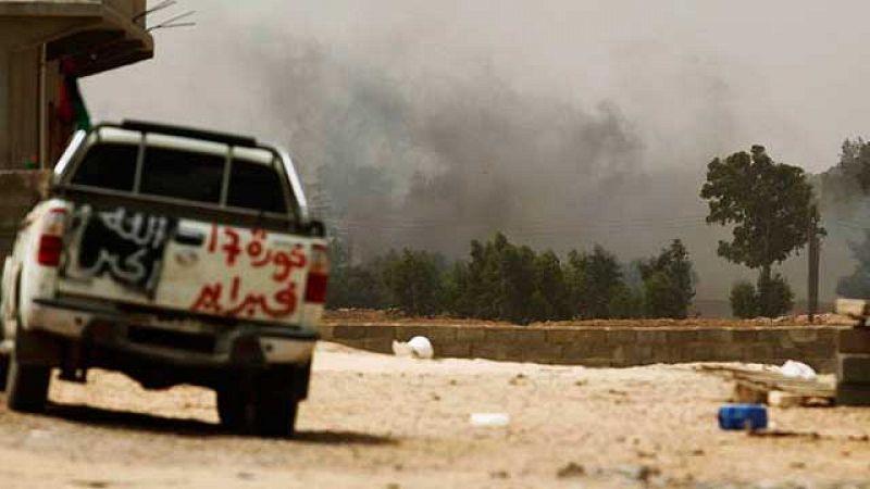 Gadafi lanza una gran ofensiva sobre Misrata tras el aumento de bombardeos de la OTAN