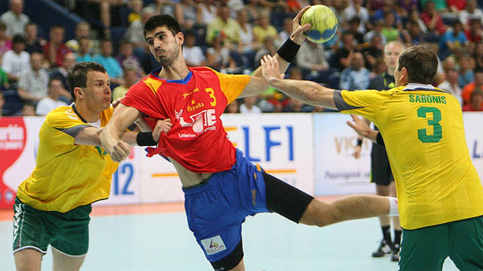 La selección española de balonmano se clasificó para el Europeo de  Serbia 2012 al imponerse por 16-25 a Lituania gracias a las rápidas  transiciones culminadas con rapidez en la segunda parte, ya que en la  mitad inicial los de Valero Rivera tuvier