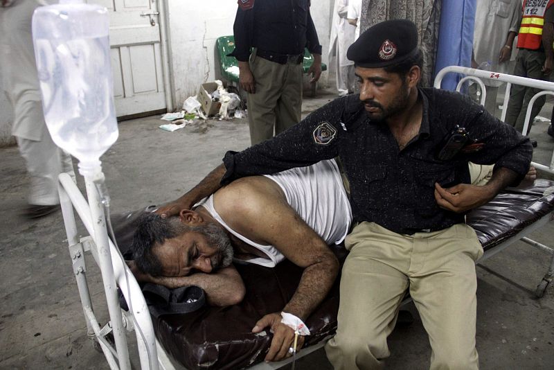 Al menos 70 muertos en un doble atentado suicida en Pakistán