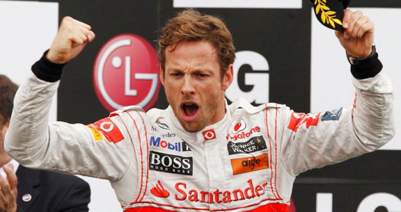 Button se impone en la última vuelta en Canadá en una carrera marcada por la lluvia