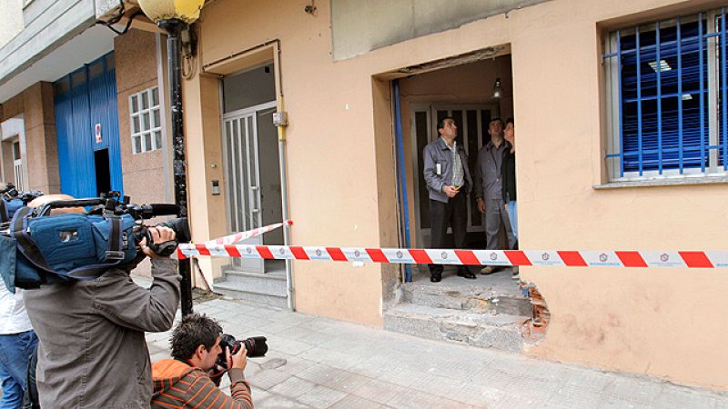 Un artefacto explosivo provoca daños en la sede del PP en Ordes (A Coruña)