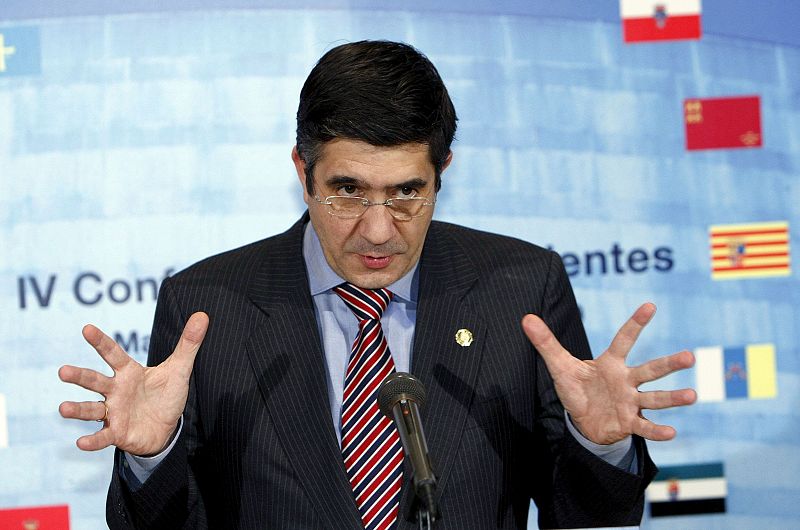 Patxi López: "Me consta que el PNV ha pactado con Bildu para hacer frente al PSE"