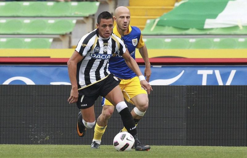 Aún no llegan ofertas "justas" por Alexis al Udinese