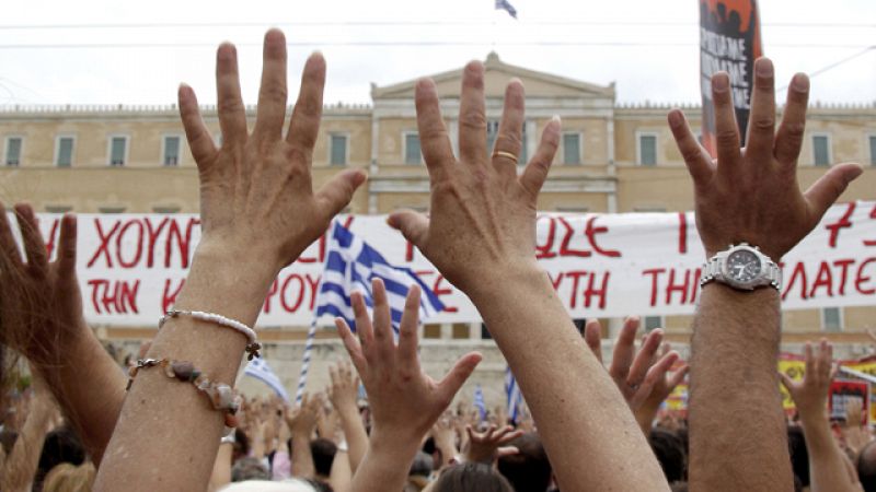 La tercera jornada de huelga general paraliza Grecia y miles de manifestantes salen a la calle