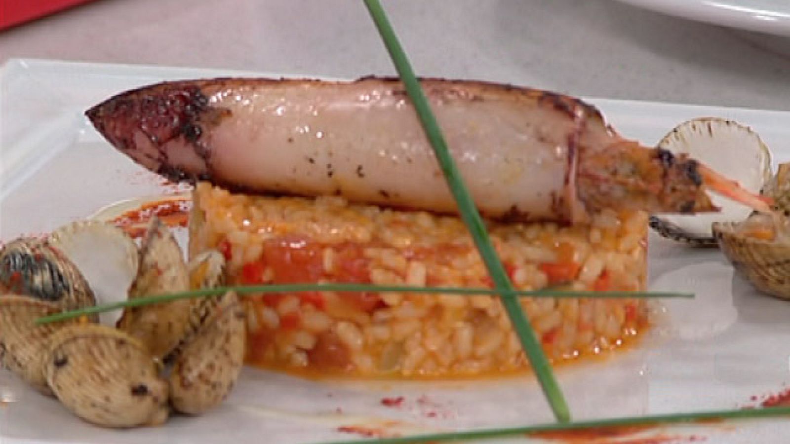 Arroz con pisto y chipirones rellenos