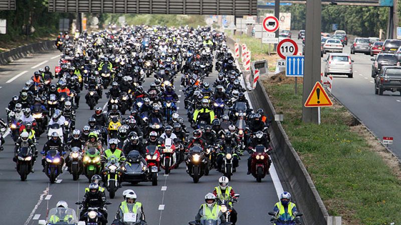 Tráfico inicia este lunes una campaña de vigilancia a los motoristas