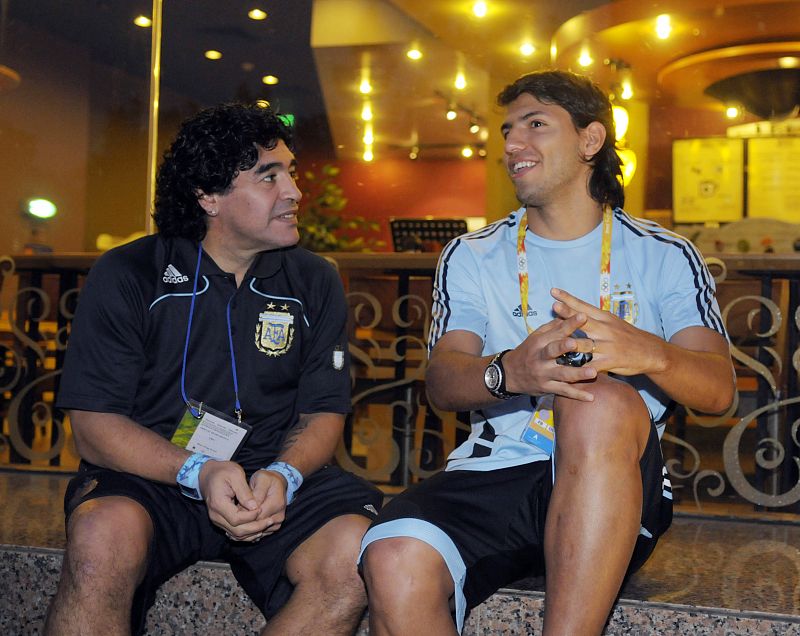 Maradona: "El Kun seguirá en Madrid; en el Atlético o donde sea"