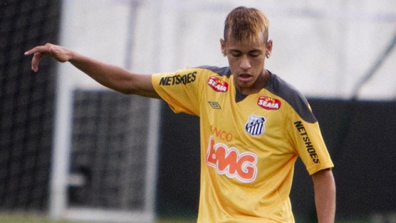 Neymar: "Estoy feliz en el Santos y estoy feliz en Brasil"