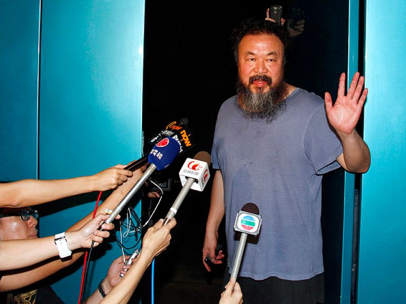 El artista disidente Ai Weiwei, tras salir de la cárcel: "Estoy libre, pero no puedo hablar"