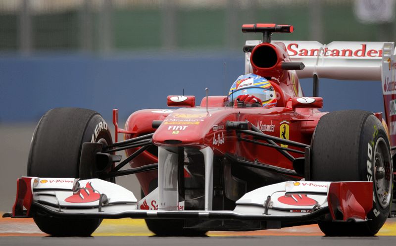Alonso: "Los Red Bull volverán a conseguir la 'pole'"