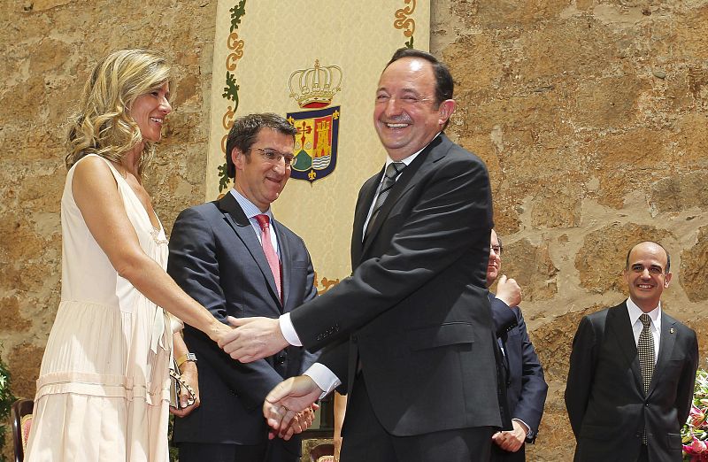 Pedro Sanz toma posesión en La Rioja de su cargo con críticas al Gobierno central