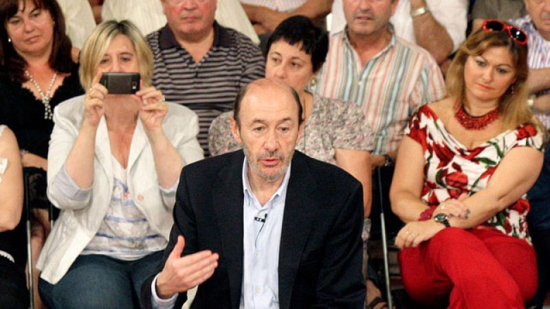 Rubalcaba: "La credibilidad de Bildu disminuye cada día que no pide el fin ETA"