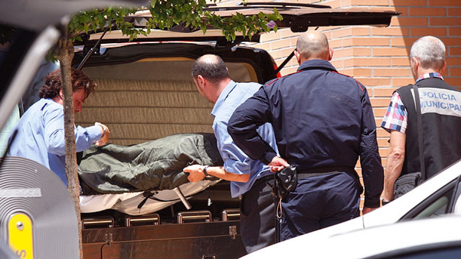 Un joven mata a su madre y un hermano de 12 años en Portugalete | Ver