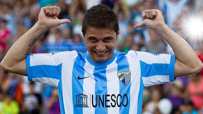 Joaquín se pone la camiseta del Málaga ante 15.000 aficionados