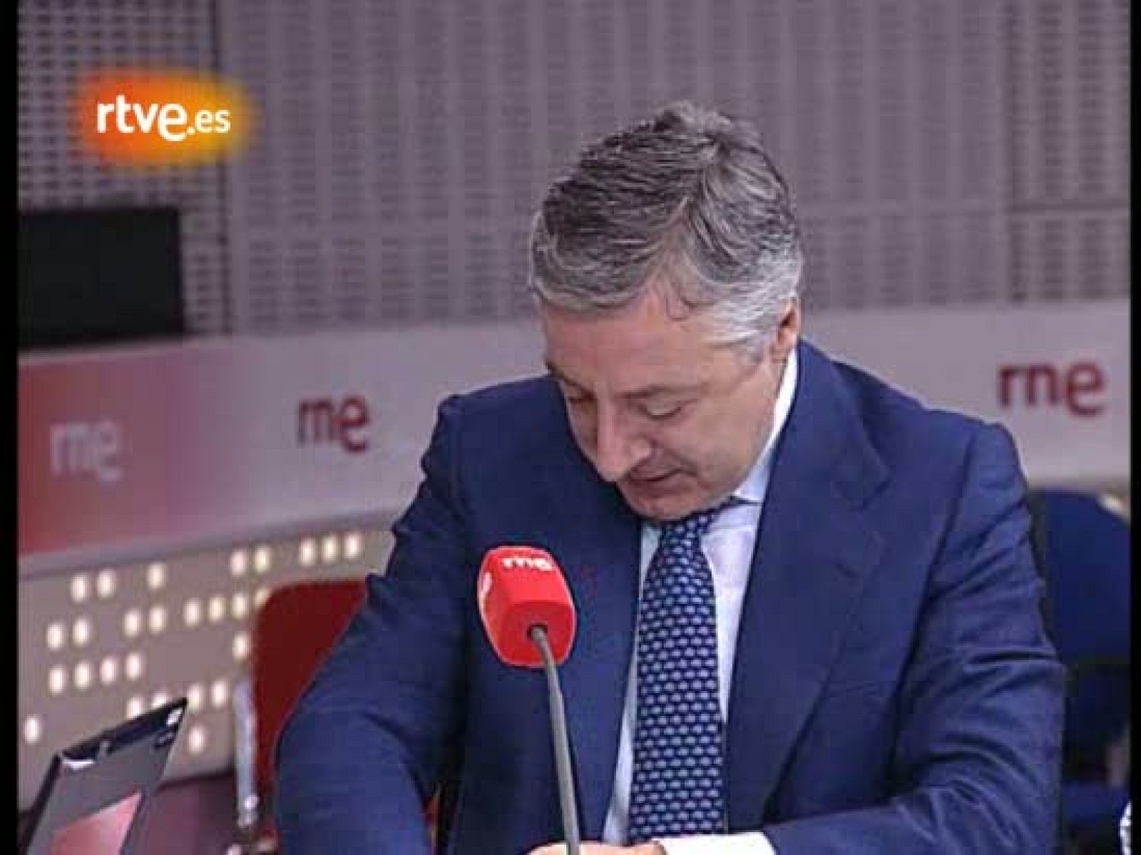 Entrevista íntegra en vídeo a José Blanco en RNE: "Rajoy tiene que sudar la camiseta" - En días como hoy | Ver