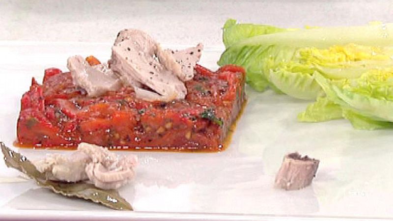 Atún en ensalada al ajillo con salteado de pimiento y tomate (29/06/2011)