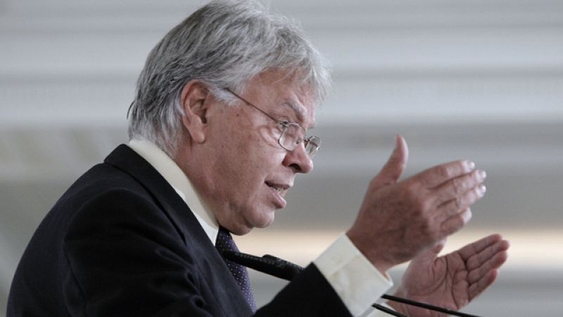 Rubalcaba dice a González que "se ahorre" los consejos sobre dejar el Gobierno