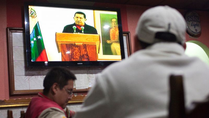 Chávez admite que fue operado de un tumor cancerígeno del que está siendo tratado todavía