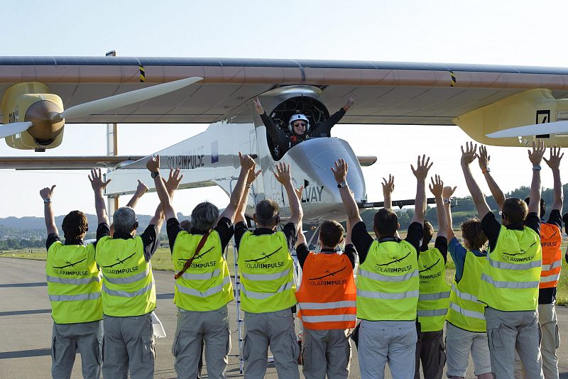 El avión 'Solar Impulse' regresa a Suiza tras completar su primer periplo internacional
