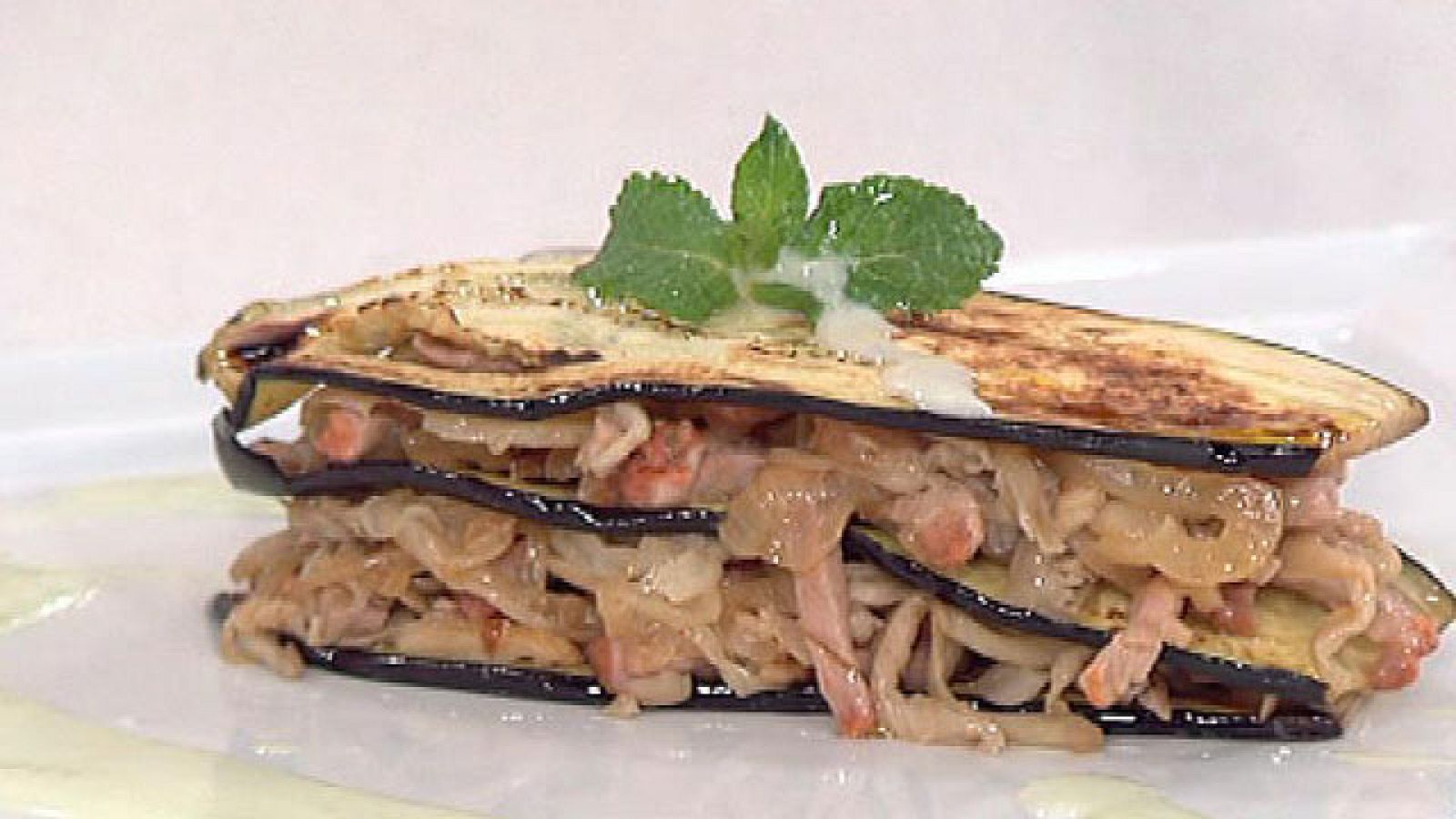 Saber Cocinar - Berenjenas rellenas con salsa de pepino (04/07/2011) - RTVE Cocina | Ver