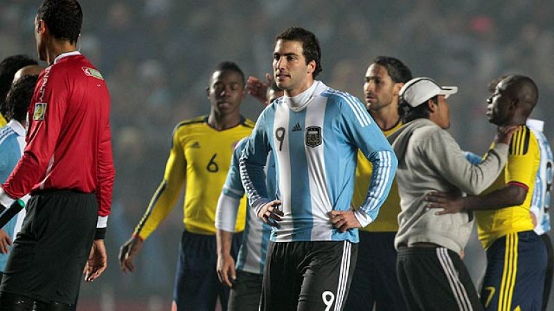 Argentina vuelve a empatar y Messi no levanta cabeza