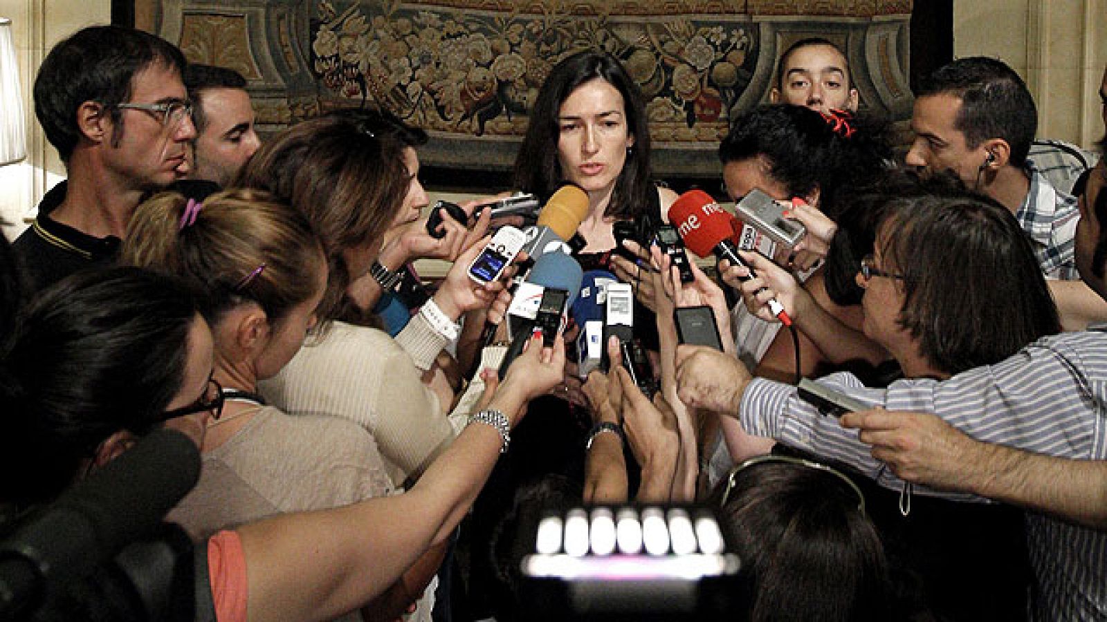 La ministra de Cultura, Ángeles González-Sinde, ha asegurado que el canon digital "debe ser transformado".