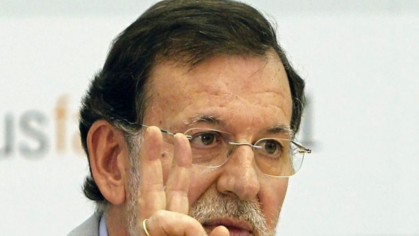 Rajoy no hace referencia al candidato socialista Rubalcaba