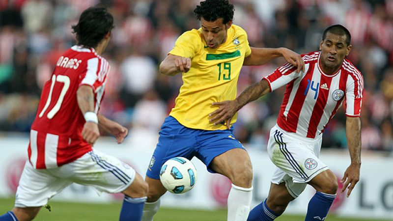Brasil remonta en el último minuto y empata ante Paraguay