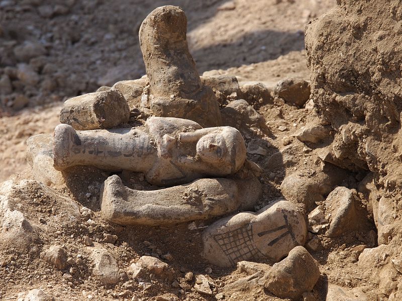 Egiptólogos españoles descubren más de 80 figuras funerarias de 3.000 años de antigüedad
