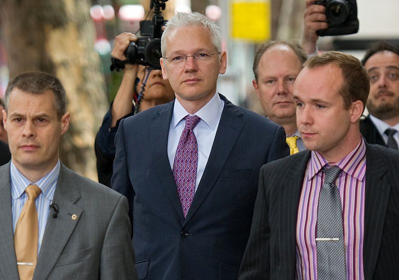 Los jueces aplazan su fallo sobre el recurso del fundador de Wikileaks contra su extradición
