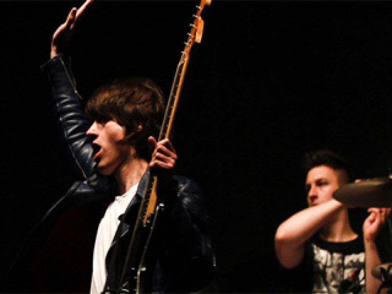 Los 50 minutos de gloria de Arctic Monkeys en la jornada con más público de este FIB 2011