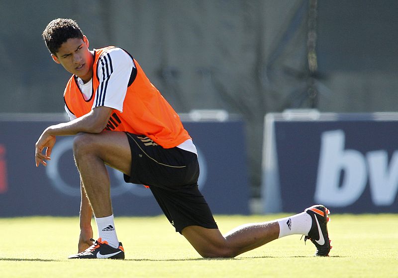 Varane: "Con Mourinho puedo progresar como jugador y como persona"
