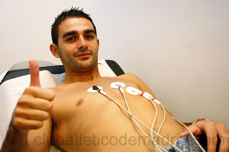 Adrián López ya es jugador del Atlético de Madrid