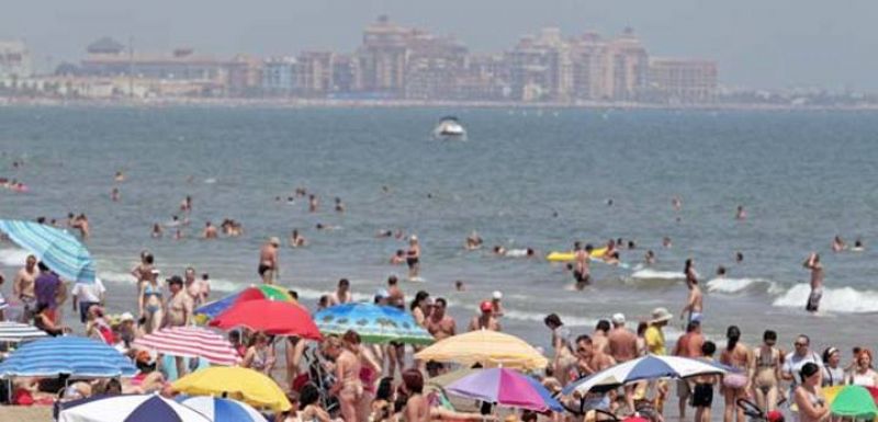 España recibe 24,8 millones de turistas extranjeros hasta junio, un 7,5% más