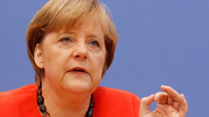 Merkel apunta que Grecia "es un caso único " y que la banca no participará en más rescates