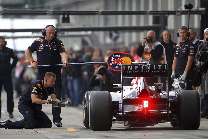 Los Red Bull toman de nuevo el control, pero Alonso acecha