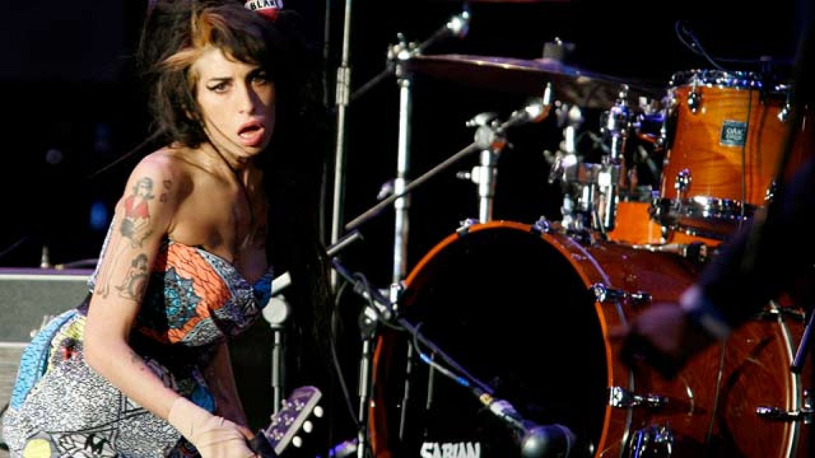 A la espera de la autopsia a Amy Winehouse - Informativo 24h | Ver