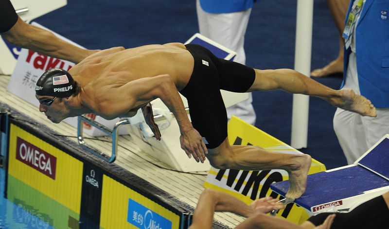 Phelps se cuelga la primera medalla, de bronce, en el Mundial