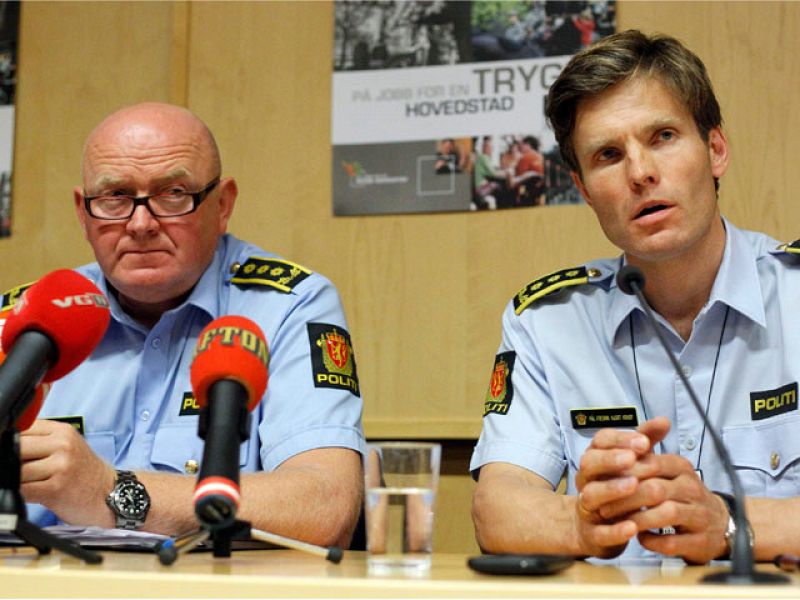 La policía noruega comienza a publicar los nombres de las víctimas cuatro días después