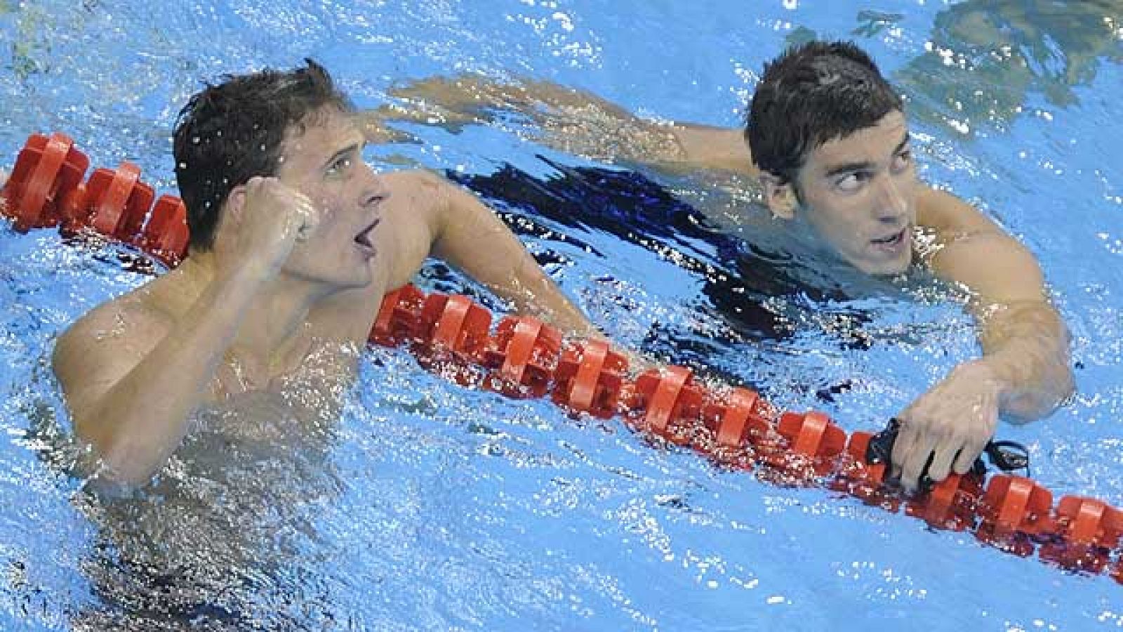 Lochte bate a Phelps en los 200 estilos | Ver