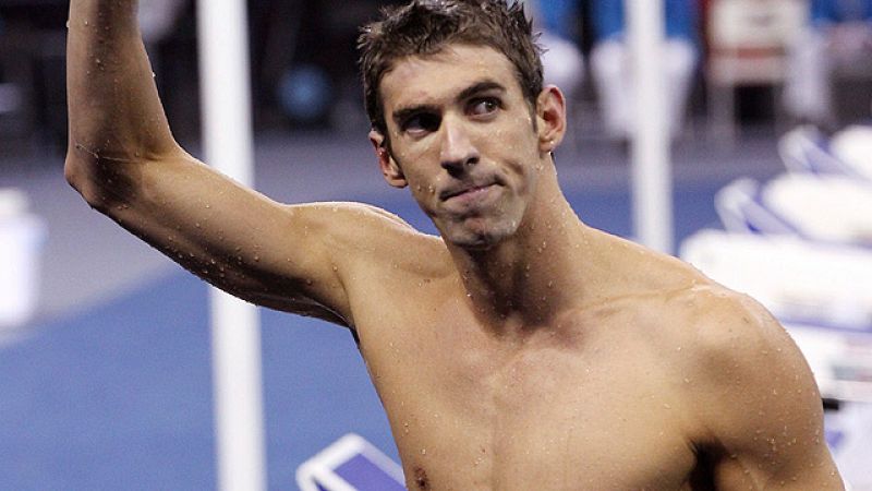 Phelps gana en los 100 mariposa su tercera medalla de oro en Shanghái